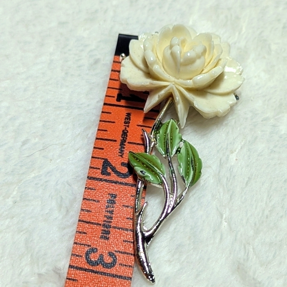 Vintage JJ Jonette Ivory Colored Rose Brooche with Silvertone Stem. - Picture 3 of 9
